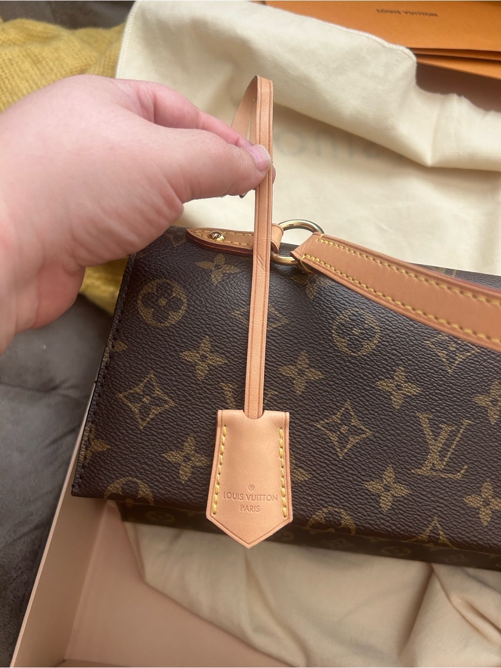 Likes New Louis Vuitton Monogram Cluny MM Satchel - Picture 12 of 15